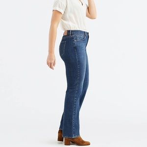 Levi’s Slight Curve Classic Rise Bootcut Jeans